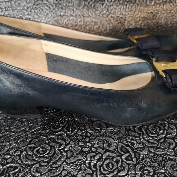 Vintage Salvatore Ferragamo shoes Authentic NAVY Classic Pump Style Size 8 Italy - Picture 5 of 8